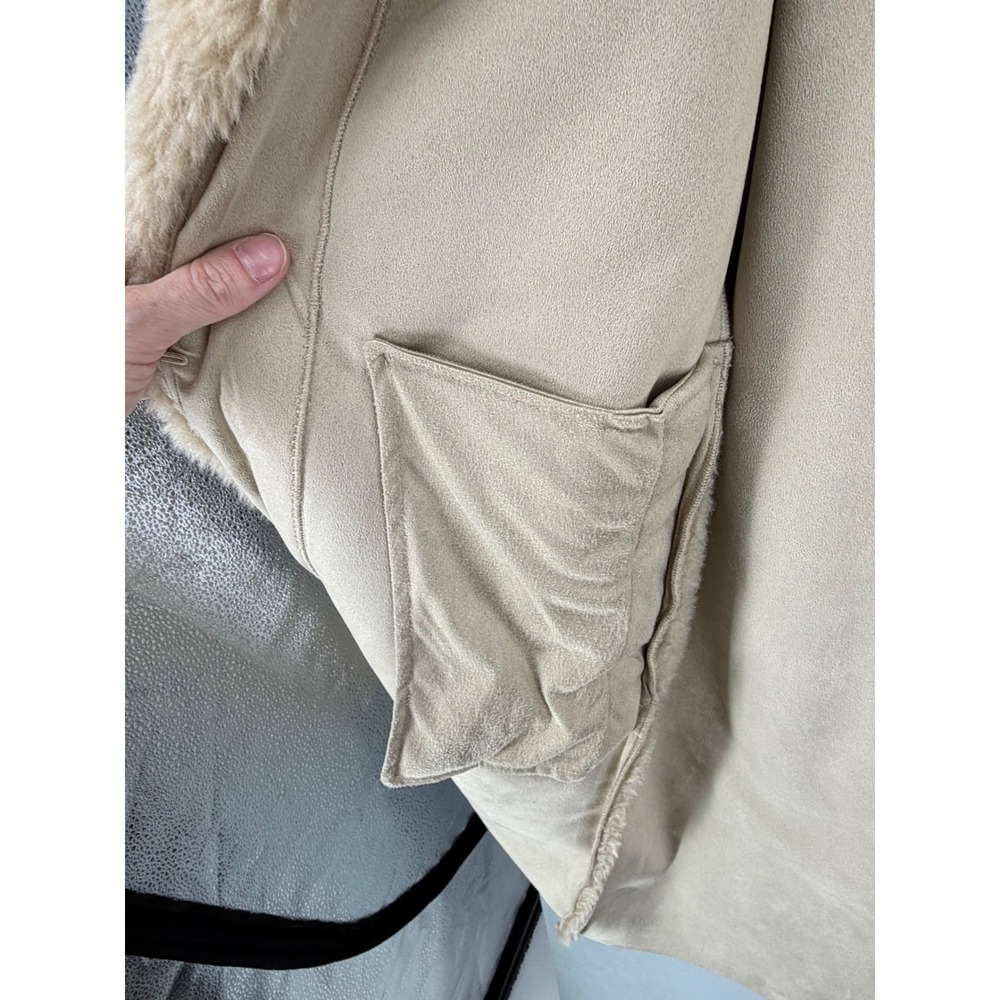 H&M Women Coat Tan Beige Teddy Faux‎ Fur Hook Eye Closure Medium - Picture 6 of 7